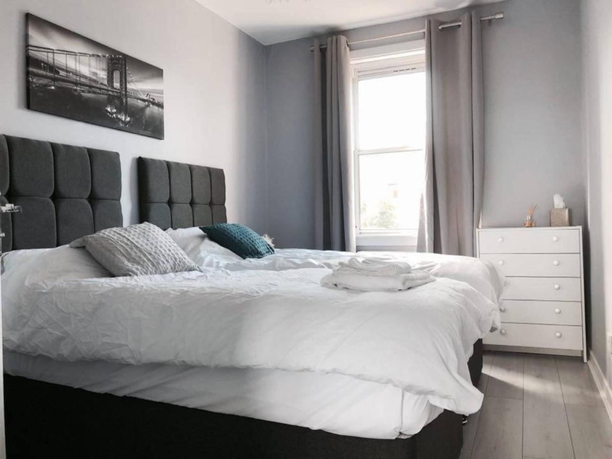 Captivating 2-Bed Apartment In 커콜디 외부 사진