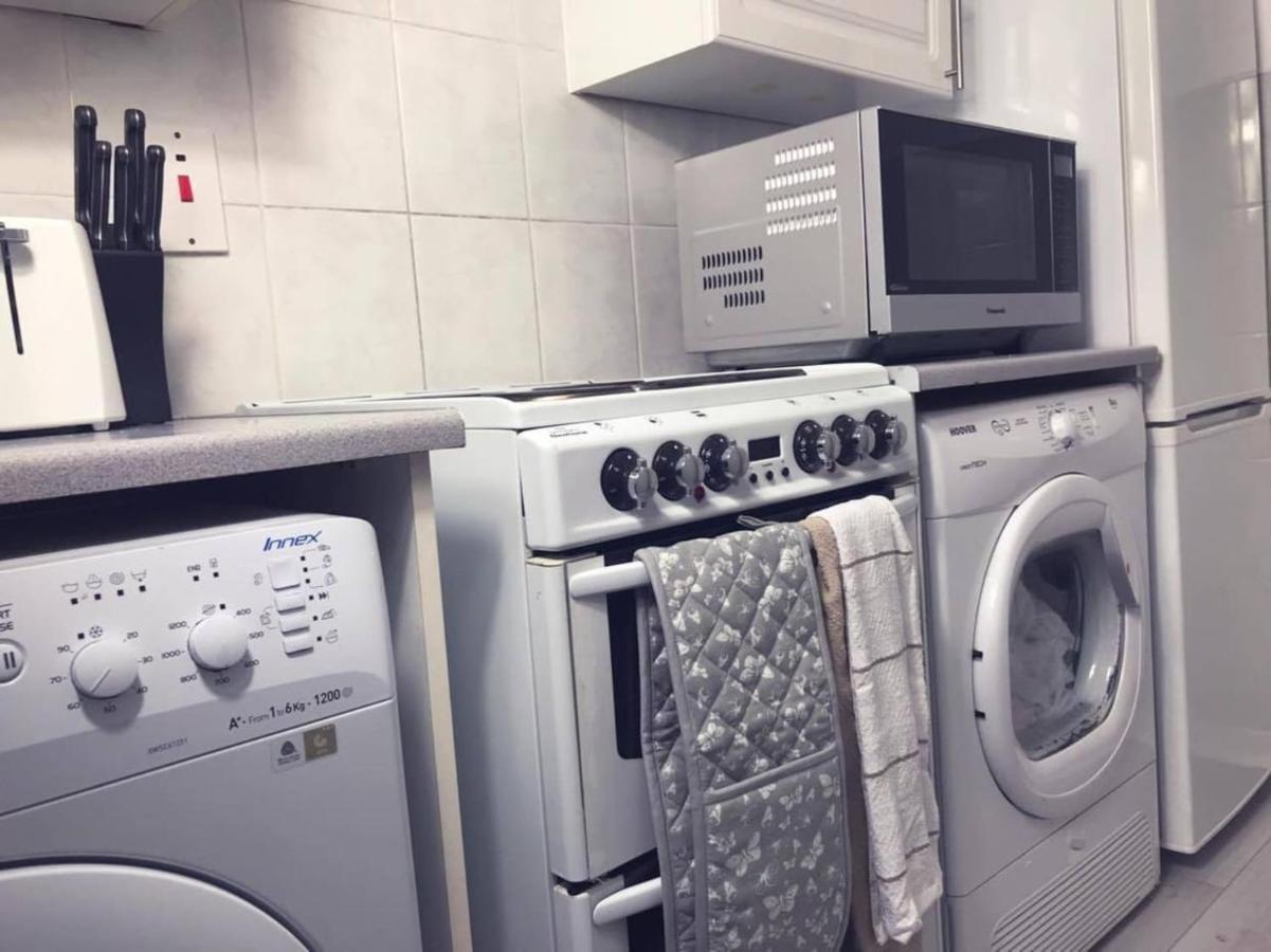 Captivating 2-Bed Apartment In 커콜디 외부 사진