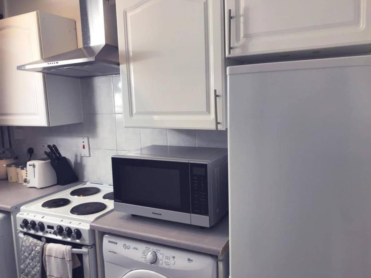 Captivating 2-Bed Apartment In 커콜디 외부 사진
