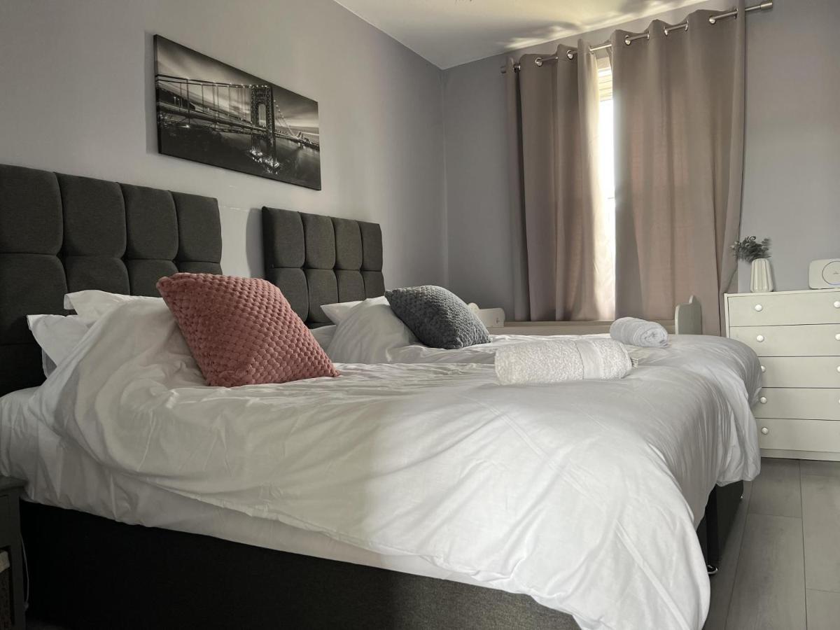 Captivating 2-Bed Apartment In 커콜디 외부 사진